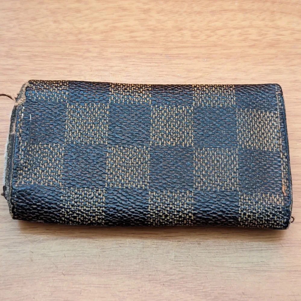 Louis Vuitton Damier Key Holder/Wallet #1665***